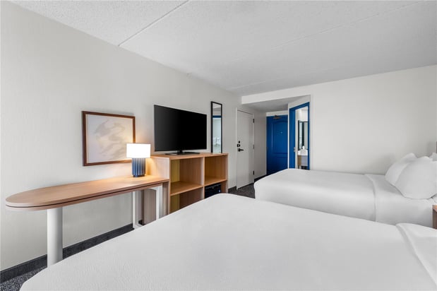 Images Spark by Hilton Green Bay