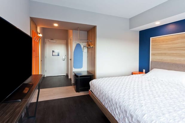 Images Tru by Hilton Auburn