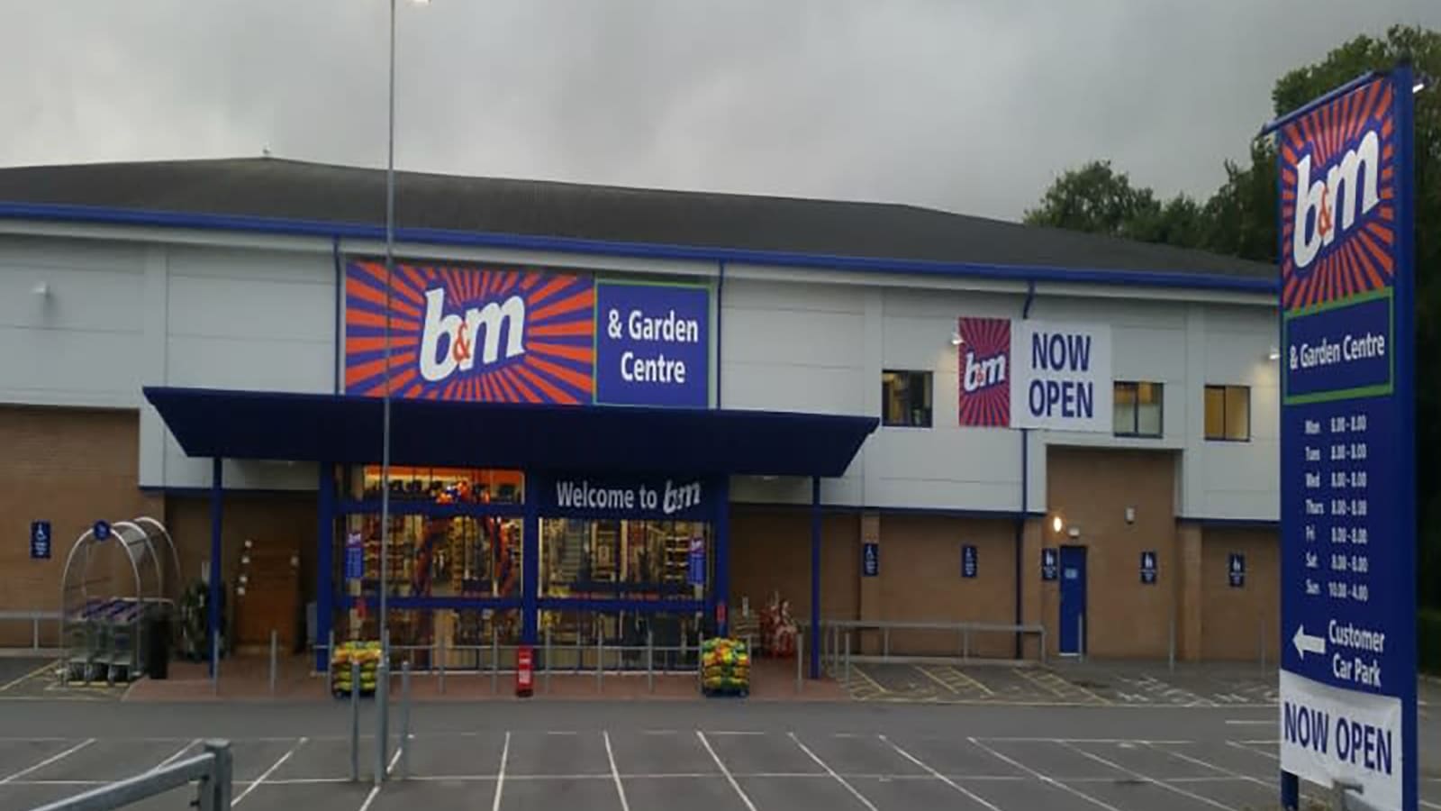 Images B&M Store with Garden Centre