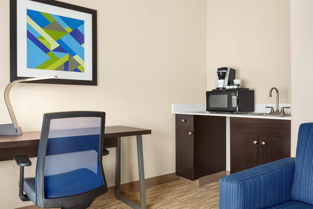 Images Holiday Inn Express & Suites San Antonio NW-Medical Area by IHG