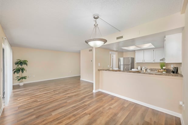 Images MAA Carrollwood