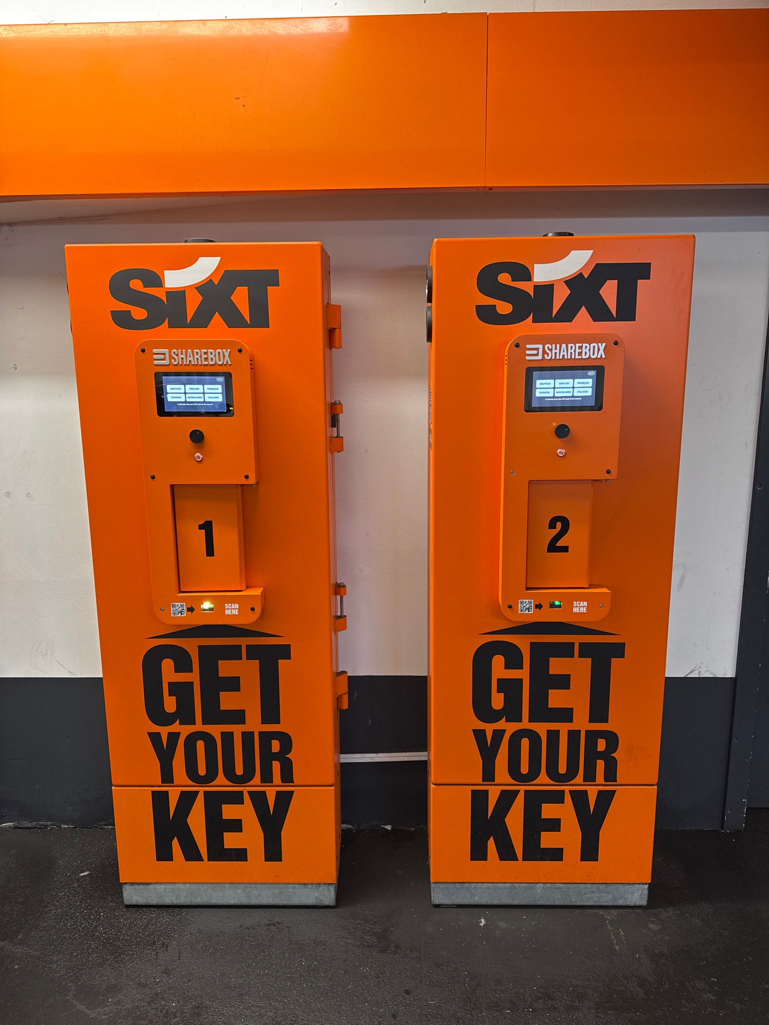SIXT Autovermietung Düsseldorf Zentrum/HBF, Willi-Becker-Allee 10 in Düsseldorf