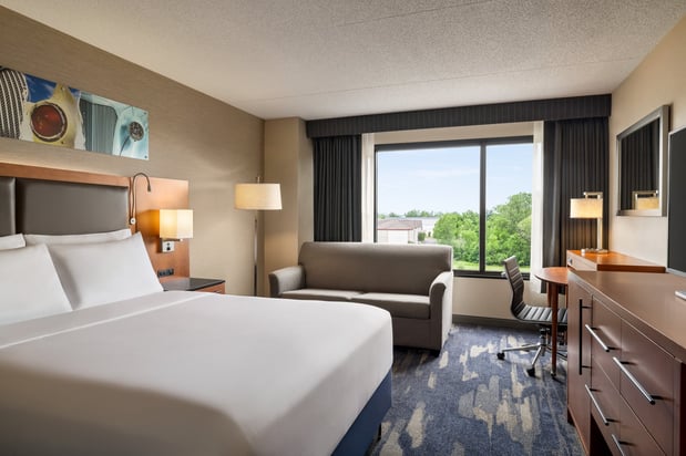 Images Crowne Plaza Auburn Hills by IHG