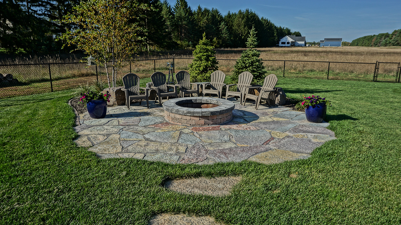 With over 20 years of experience under our belts, we understand that your outdoor living area should not only be an extension of your home, but an area where your family and friends can sit back, relax and enjoy for years.