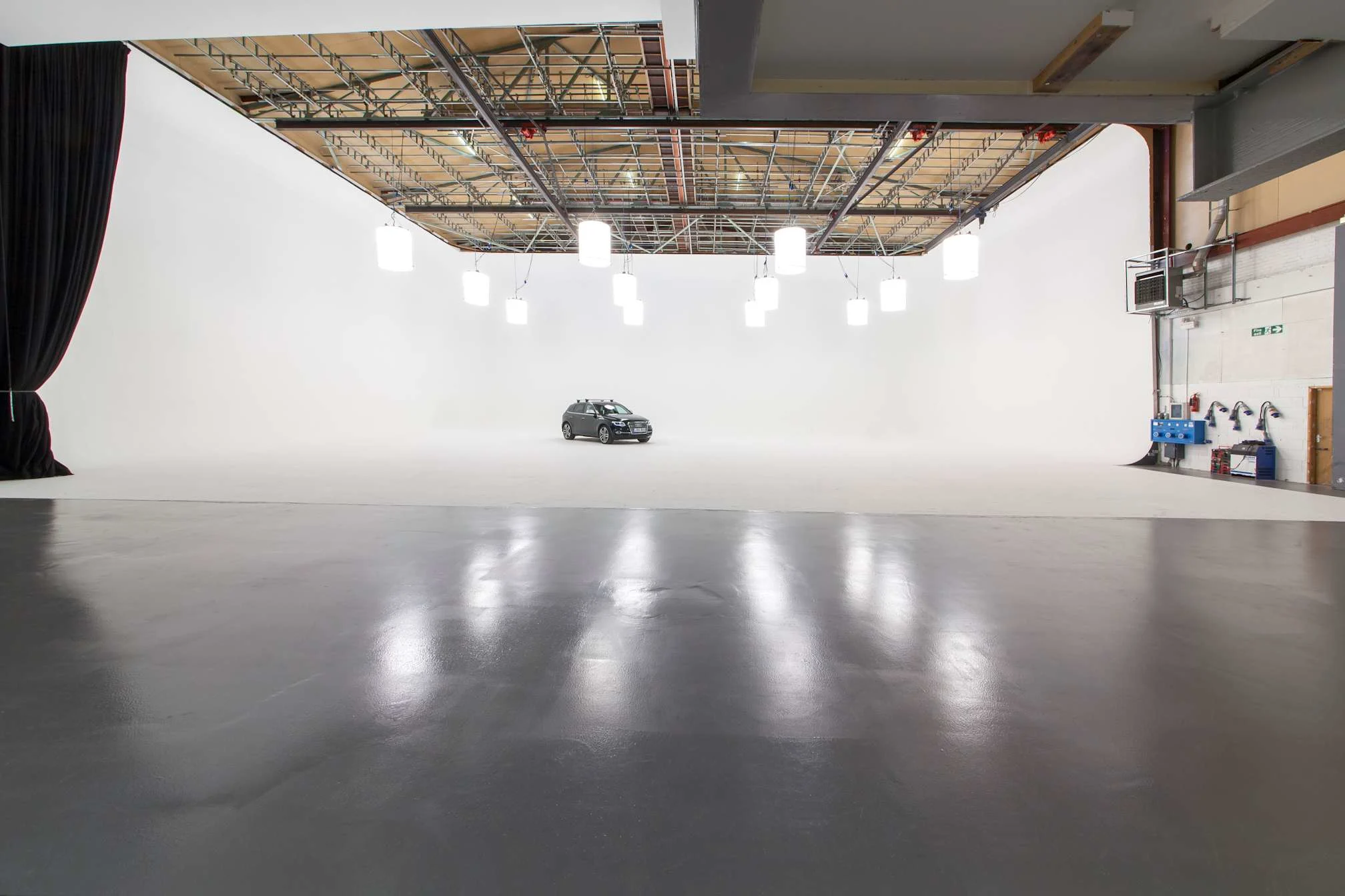 Images Malcolm Ryan Studios