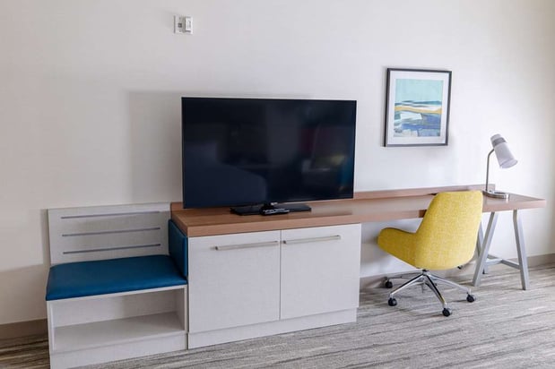 Images Hilton Garden Inn Lakewood
