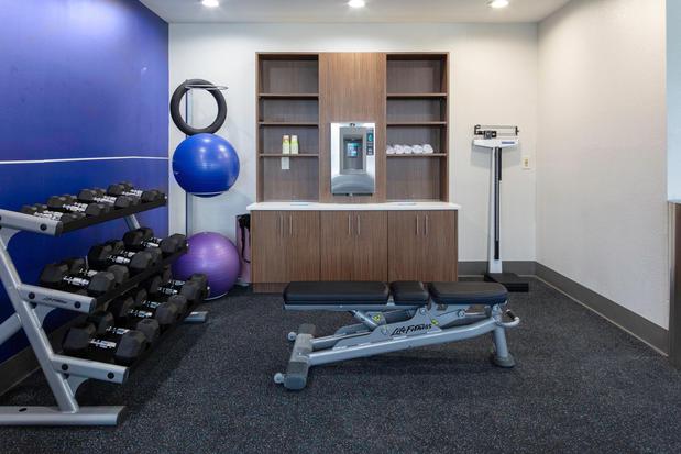 Images Holiday Inn Express Rocky Mount – Sports Center by IHG