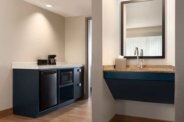 Images Embassy Suites by Hilton Miami International Airport