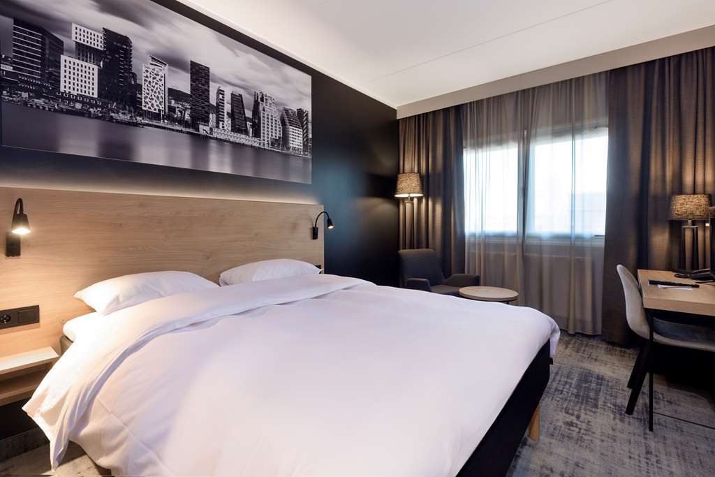Images Park Inn by Radisson Oslo Airport Hotel West