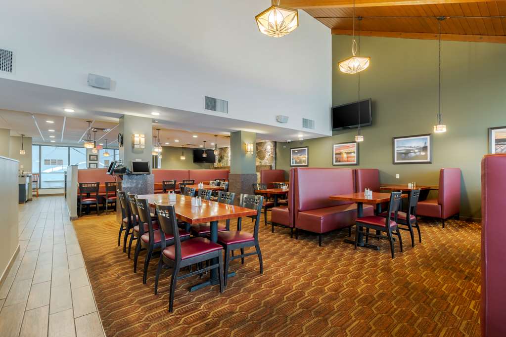 Best Western Plus Dryden Hotel & Conference Centre in Dryden: Restaurant