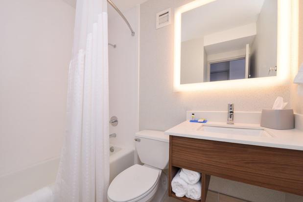 Images Holiday Inn Express Towson Baltimore N by IHG