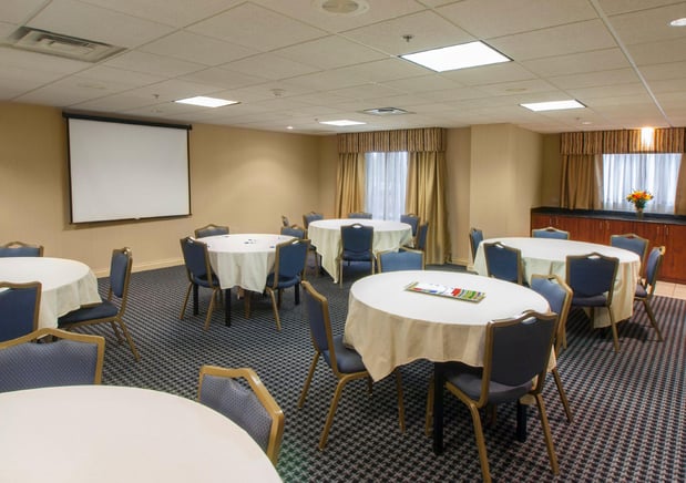 Images Holiday Inn Express & Suites Buffalo-Airport by IHG