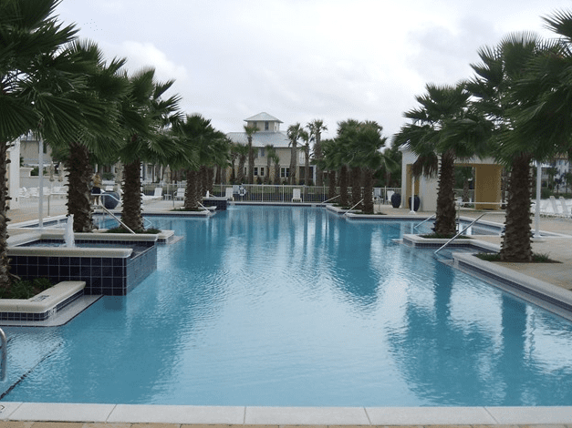Commercial pool builder