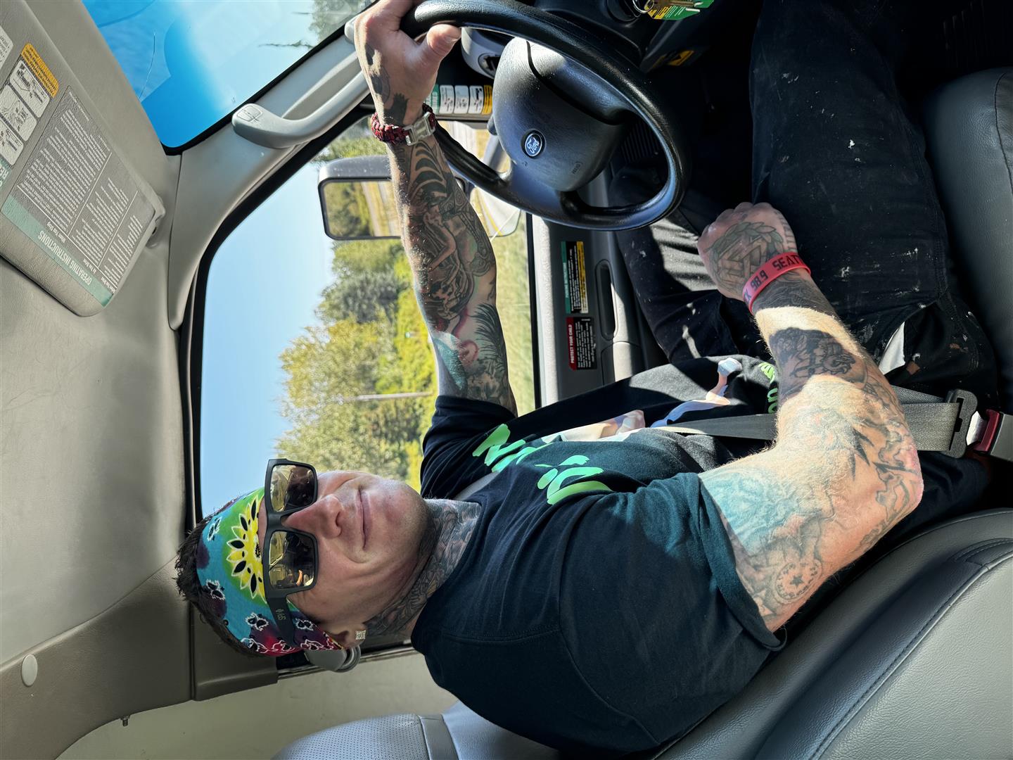 JD's MOVIN offers professional moving services to handle all your relocation needs. Our experienced movers ensure your belongings are safely transported and your move is completed efficiently. Count on us for reliable and skilled assistance every step of the way.