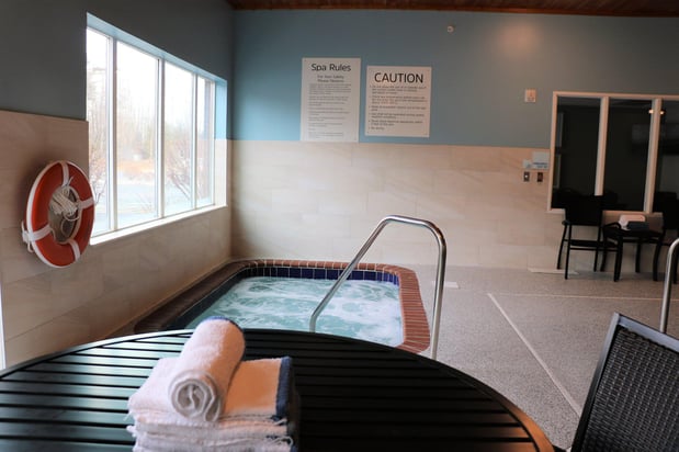 Images Holiday Inn Express & Suites Marquette by IHG