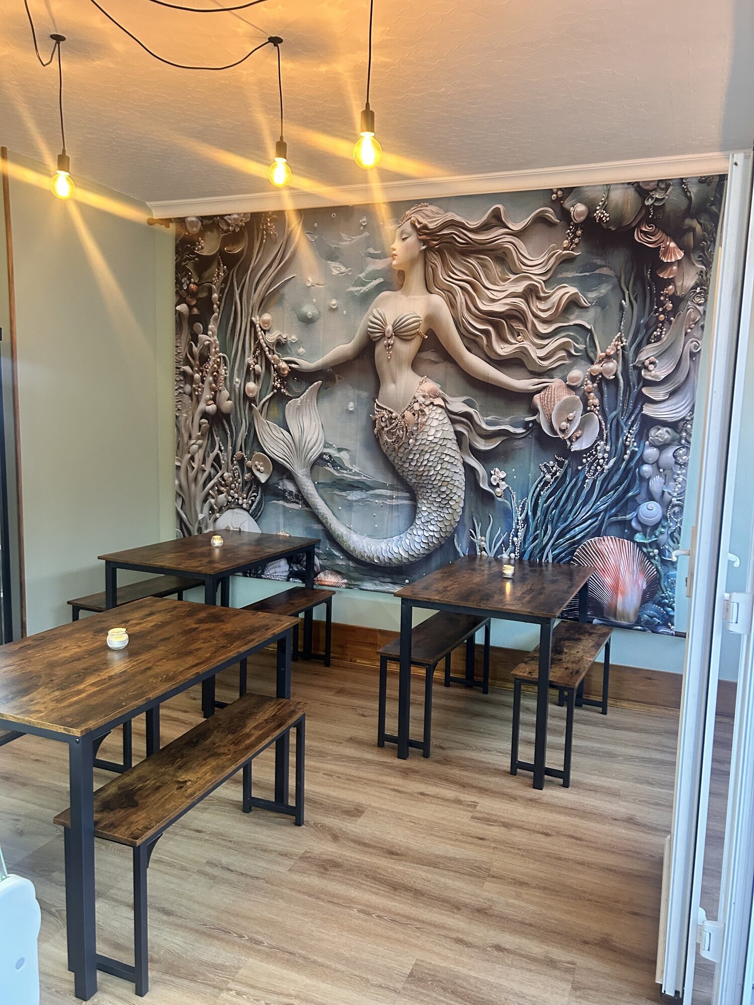 Images Mermaid Lounge Ltd.