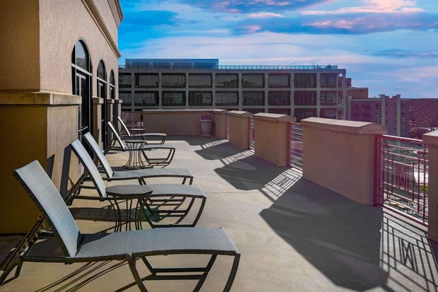 Images Hampton Inn & Suites Kansas City-Country Club Plaza