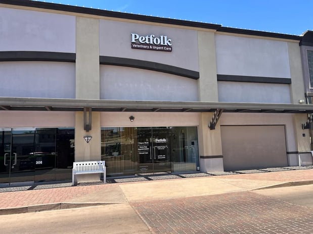 Images Petfolk Veterinary & Urgent Care - Scottsdale