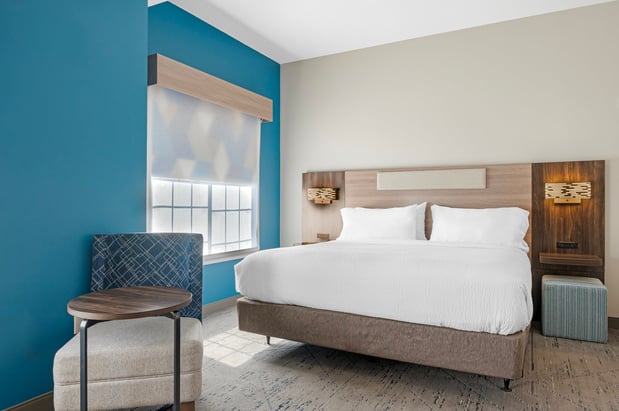 Images Holiday Inn Express & Suites Indianapolis - East by IHG