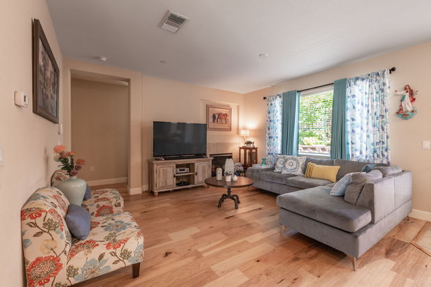 Images Monica Betancur, REALTOR | Compass