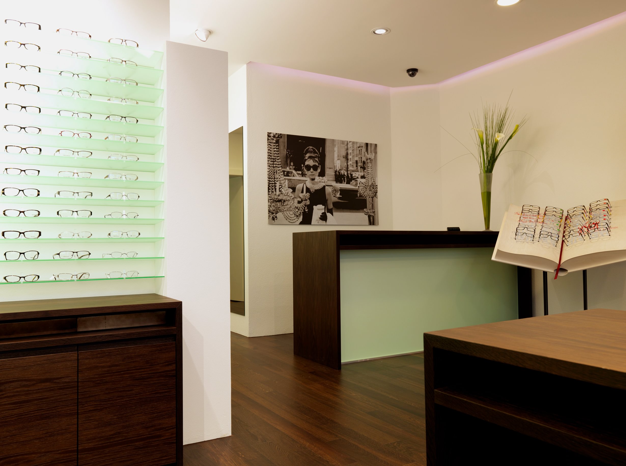 Besser Optik Erlenbach AG, Bahnhofstrasse 17 in Erlenbach ZH