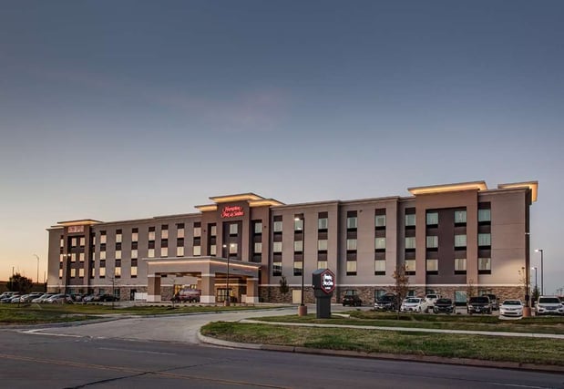 Images Hampton Inn & Suites Wichita/Airport