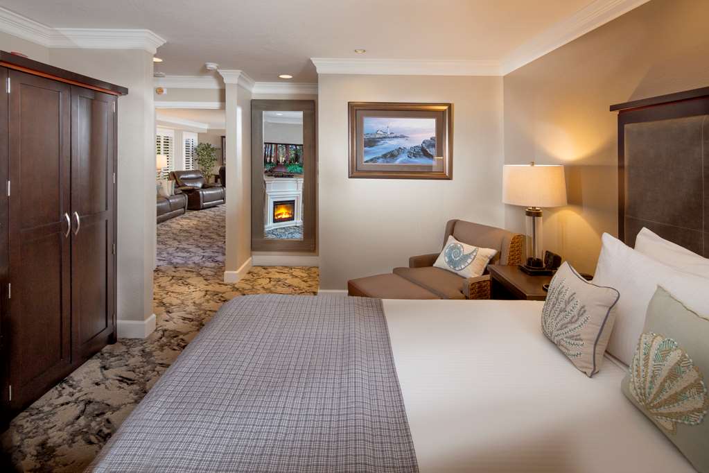 Oasis Suite Bedroom Best Western Plus Humboldt Bay Inn Eureka (707)443-2234