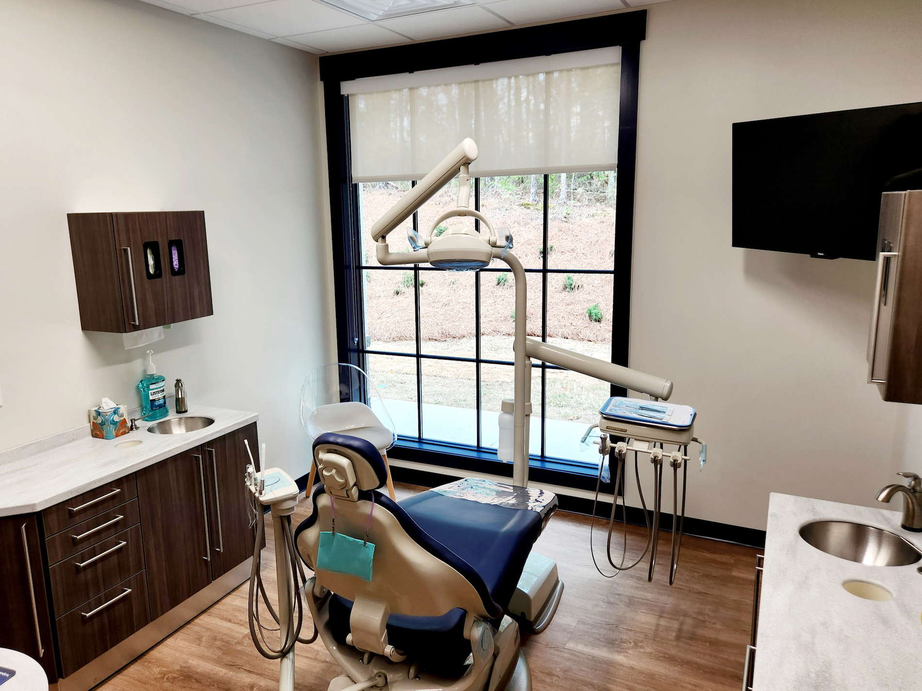 Moonglow Denture Specialists is a prosthodontic practice specializing in complete dentures, partial dentures, and implant-supported dentures. Founded by Dr. Doug Yoon, a recognized specialist in removable prosthodontics, Moonglow Denture Specialists provides premium quality dentures along with exceptional patient-oriented care. Moonglow Denture Specialists also has an in-house dental lab, which allows our expert lab technicians to create beautiful, handmade, customized smiles.

Located off of Friendship Road between I-85 North and I-985 North