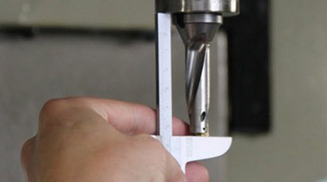 Maurer Präzisionsmechanik GmbH, Schickmattweg 9 in Russikon