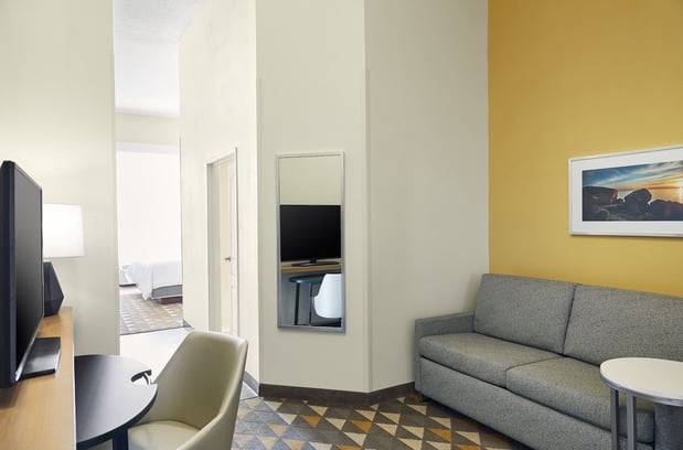 Images Holiday Inn & Suites Madison West - Middleton by IHG