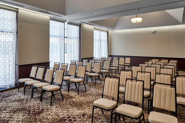 Images Hotel Indigo Cleveland Downtown by IHG