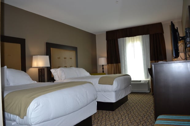 Images Holiday Inn Express & Suites St. Joseph by IHG