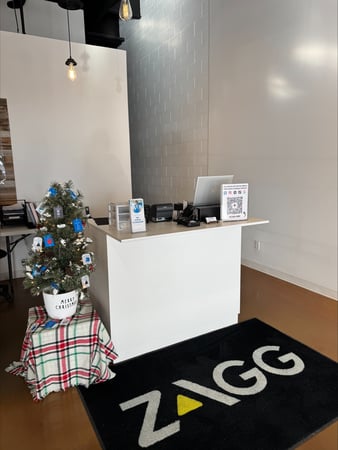 Images ZAGG North Logan