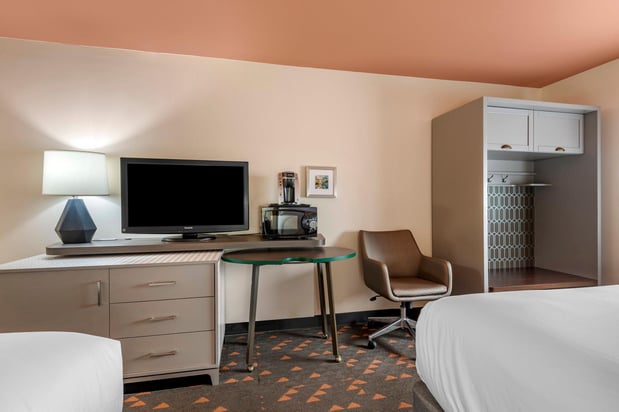 Images Holiday Inn Bangor by IHG