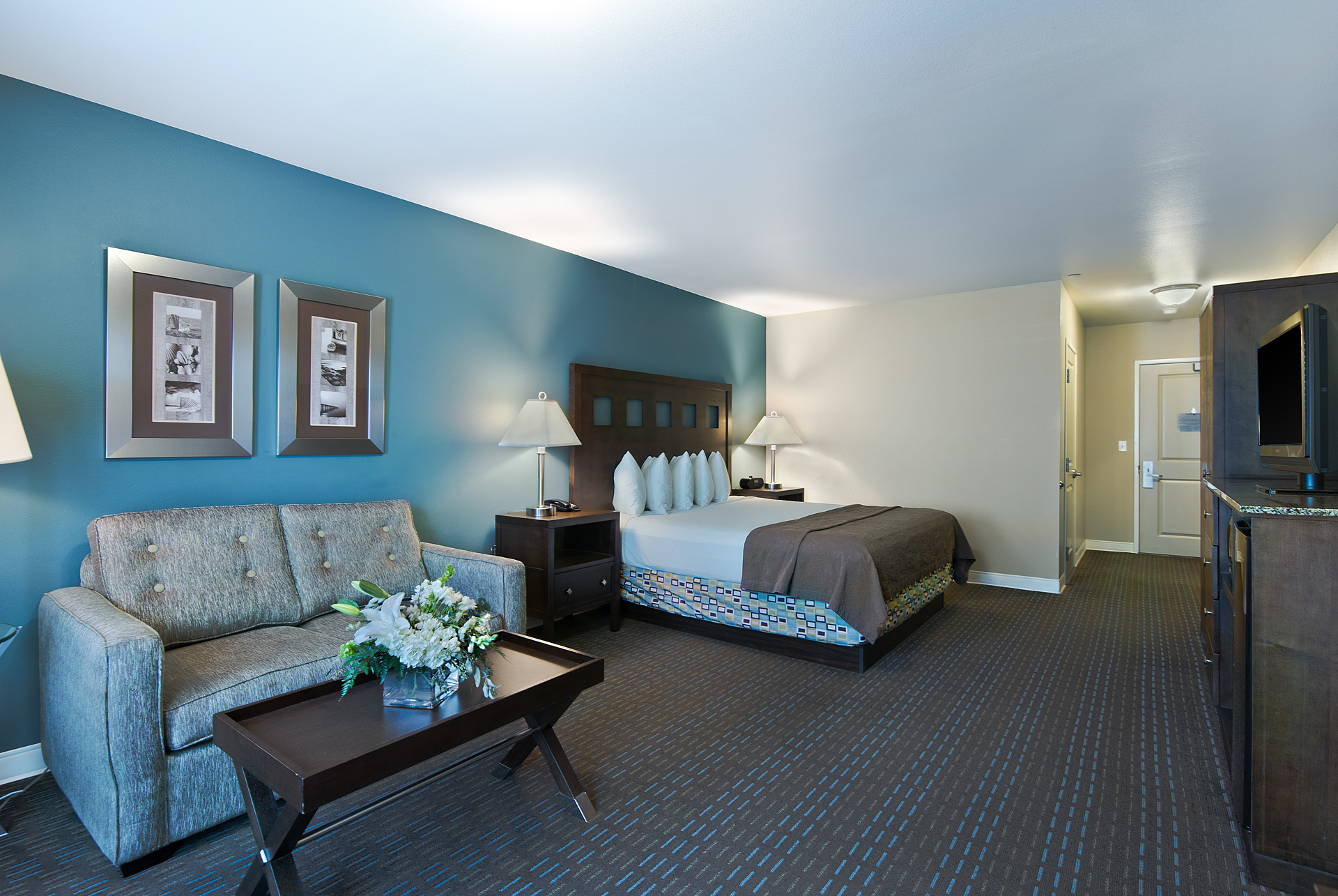 Oxford Suites Silverdale Image