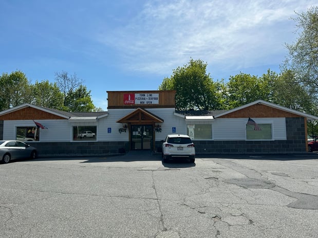 Images Townline Pizzeria Seafood/Harrison's Roast Beef