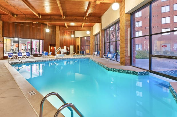 Images Crowne Plaza Columbus North- Worthington by IHG