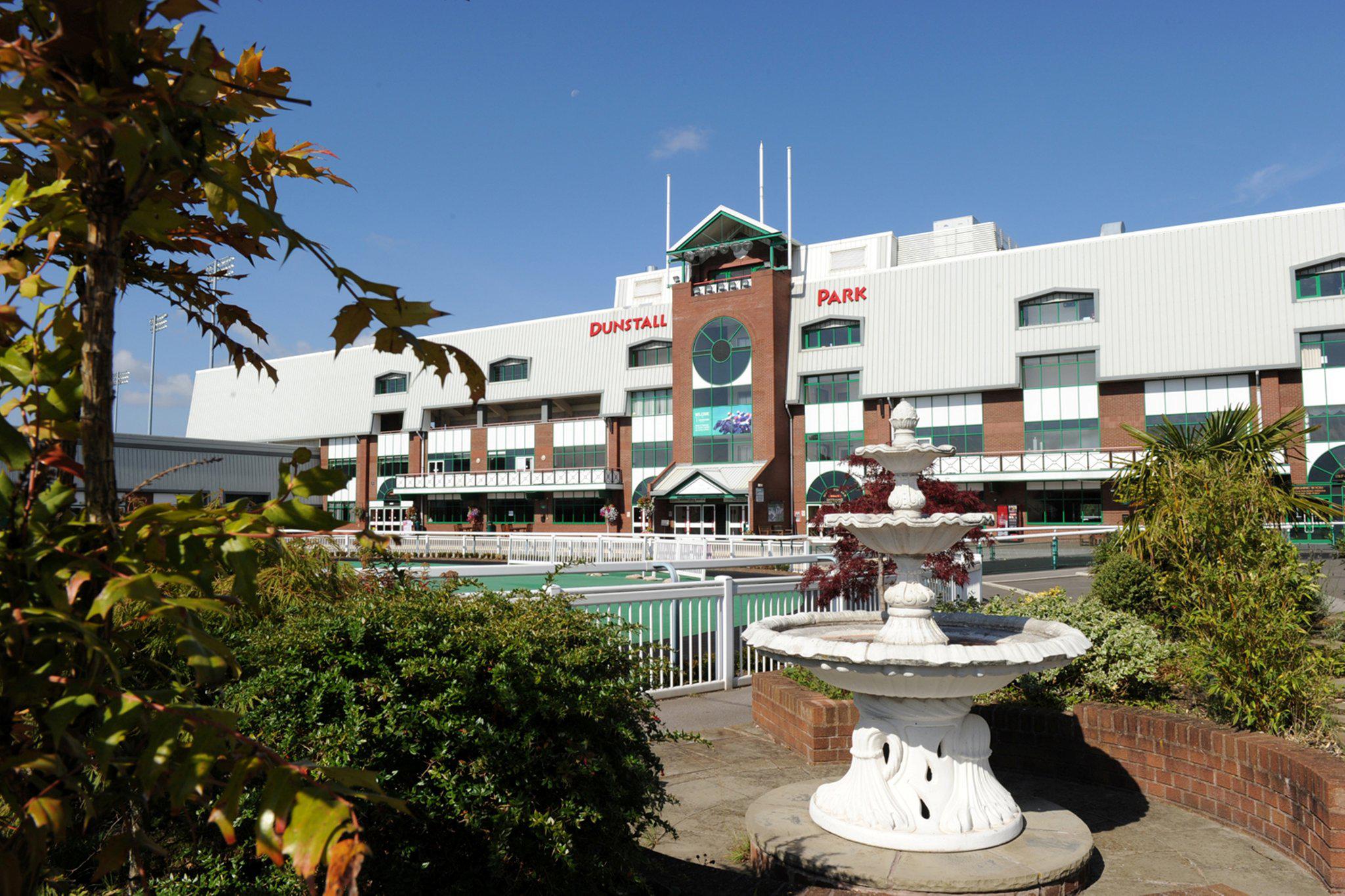 Holiday Inn Wolverhampton - Racecourse, an IHG Hotel Wolverhampton 01902 390001