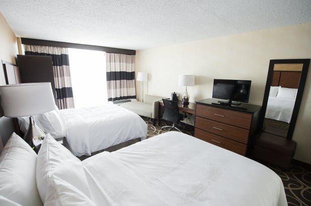 Images Holiday Inn Newark International Airport by IHG