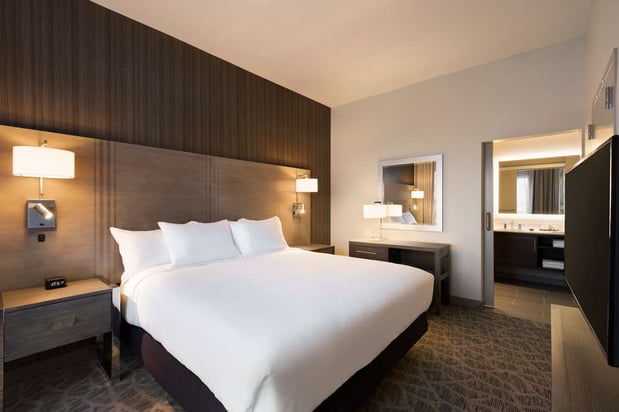 Images Embassy Suites by Hilton The Woodlands® at Hughes Landing
