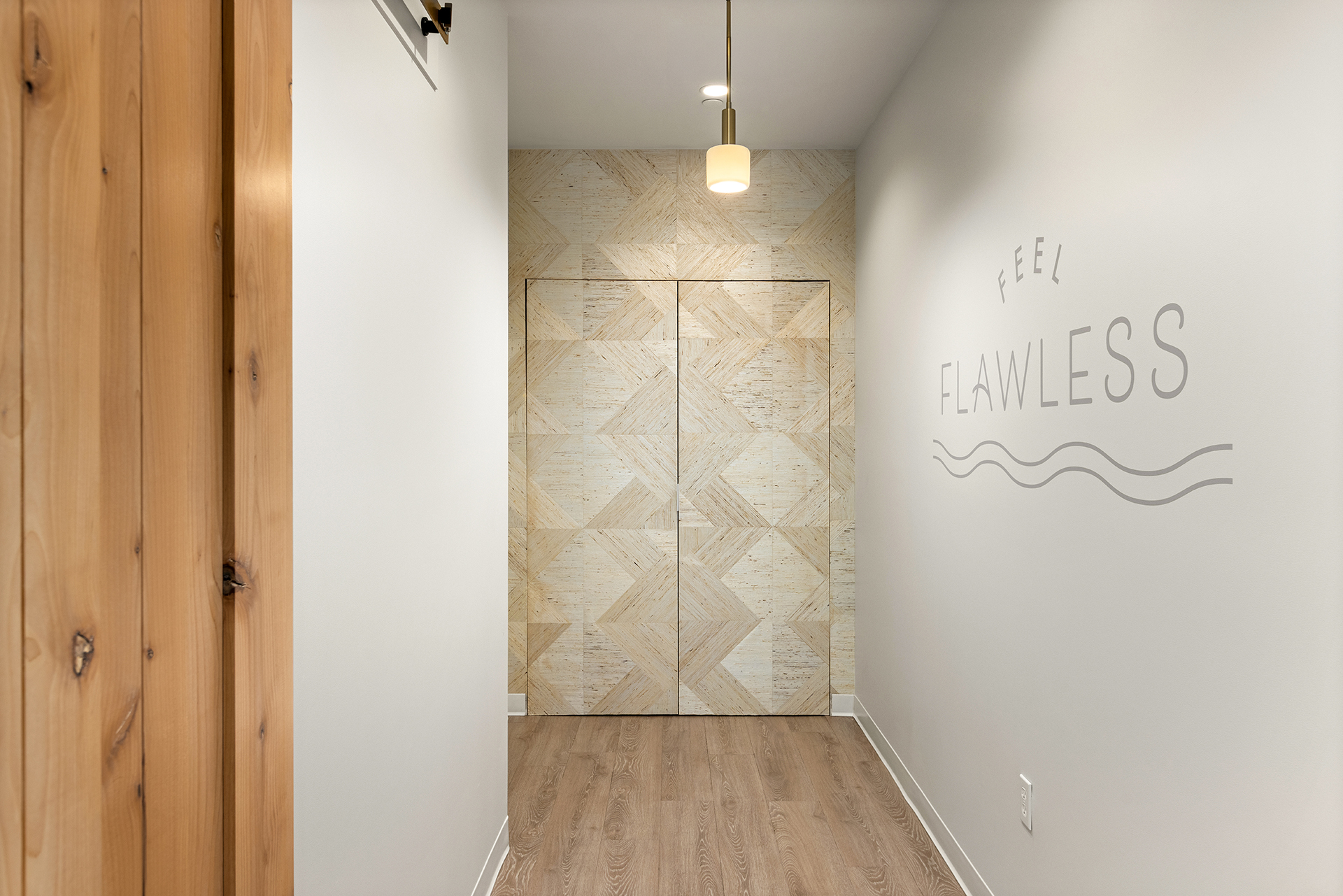 SUGARED + BRONZED Huntington Beach feel flawless hallway