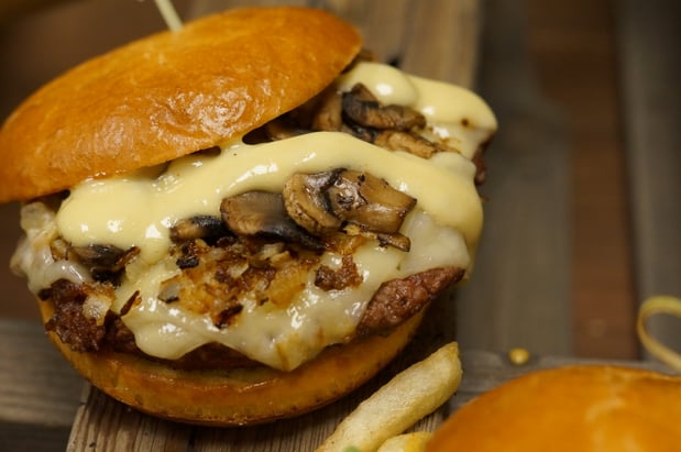 Images Aioli Gourmet Burgers - 32nd & Shea