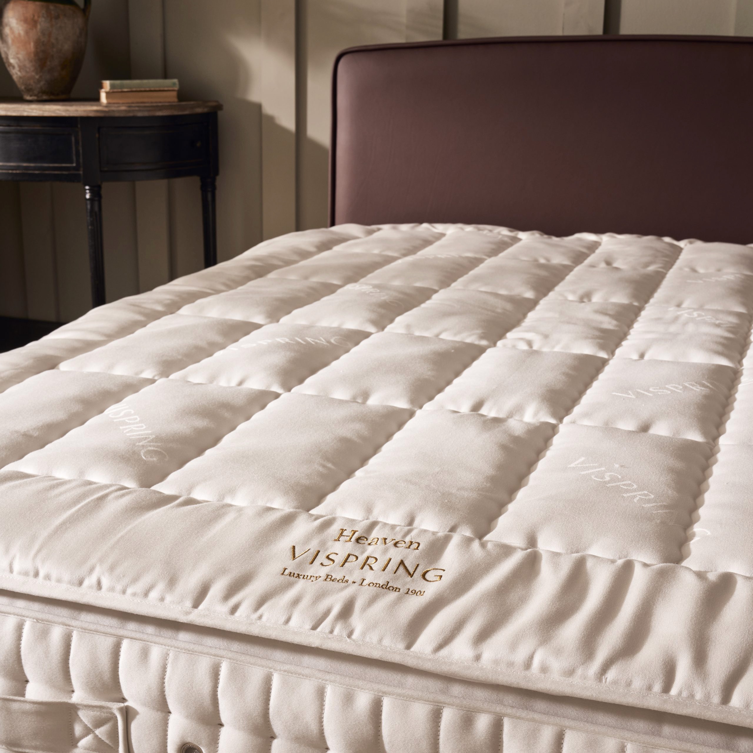 Nestled in the heart of Jackson Hole, Linen Alley & Jackson Hole Mattress is your ultimate destination for opulent sleep experiences. Since 2005, we've meticulously curated a haven of luxurious mattresses, exquisite bed and bath goods, and linens adorned with elegance. Immerse yourself in our superior brands like Hästens, ViSpring, Tempur-Pedic, and Sferra, or elevate your home's decor with Peacock Alley, Yves Delorme, Frette, Matouk, and Home Treasures. Prepare to awaken to a realm of sumptuous comfort and rejuvenating rest as you enter our doors—a testament to our dedication to elevating slumber into an extraordinary art form.