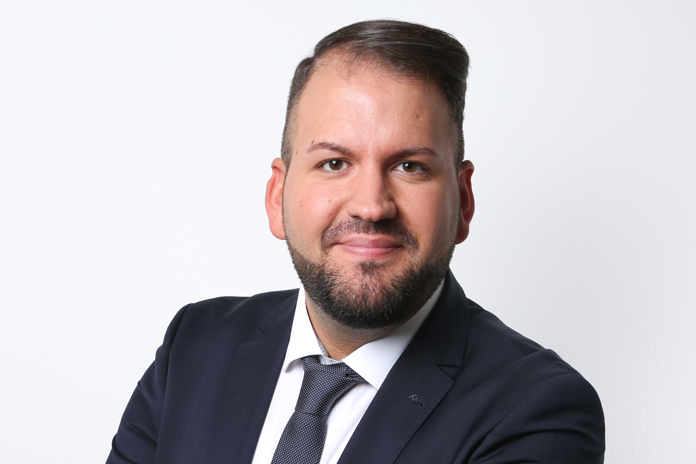 Benjamin Graf - AXA Versicherungen Claus Decker - Kfz Versicherung in  Köln