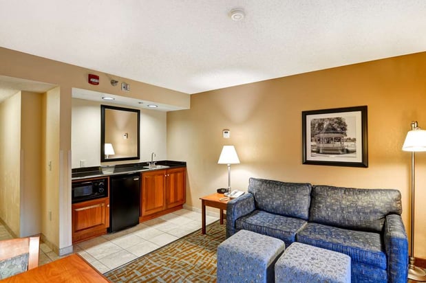 Images Hampton Inn Hendersonville