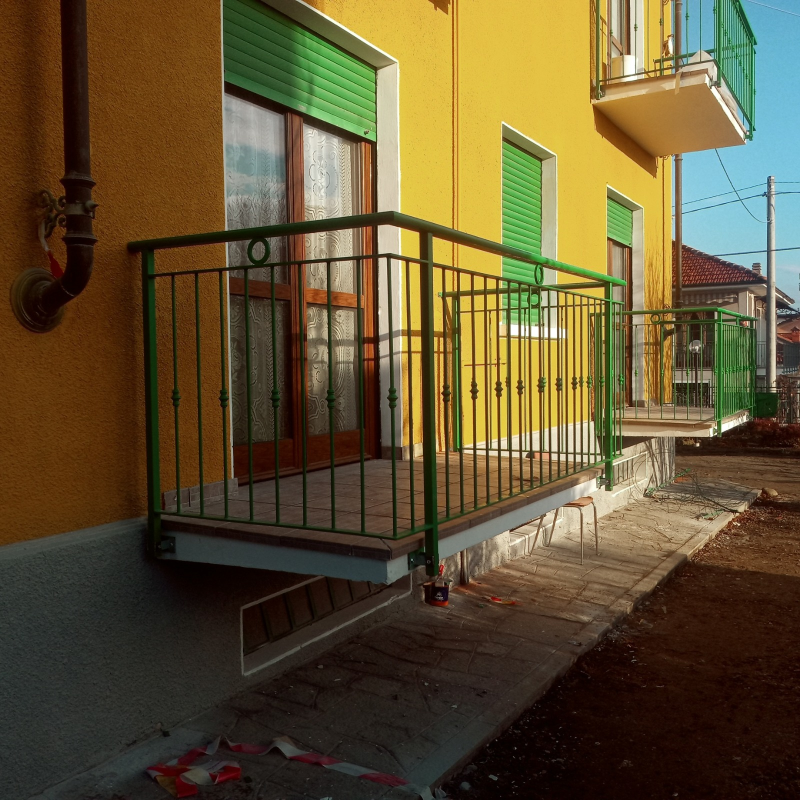 Images Fabbro Carpenteria Metallica N. S.