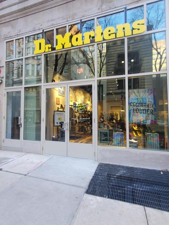 Images Dr. Martens Walnut Street