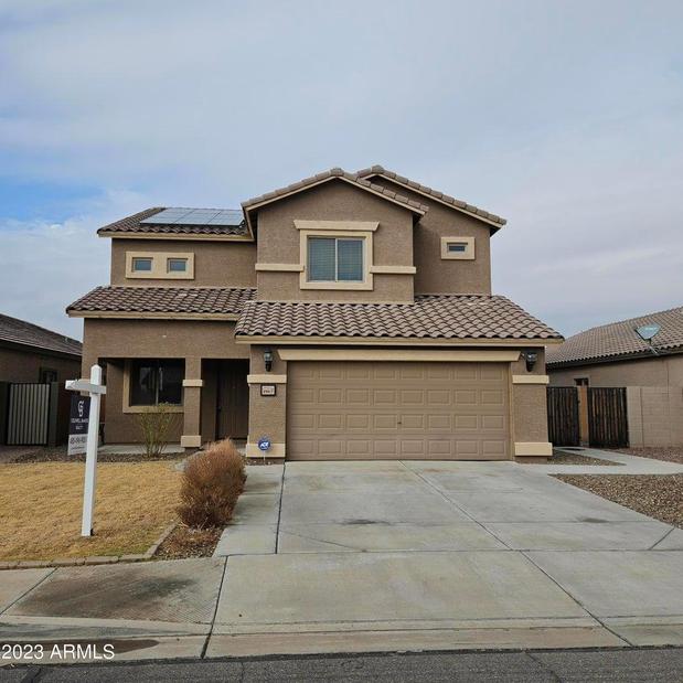 Images Shelli Bronstine, REALTOR | Coldwell Banker Realty