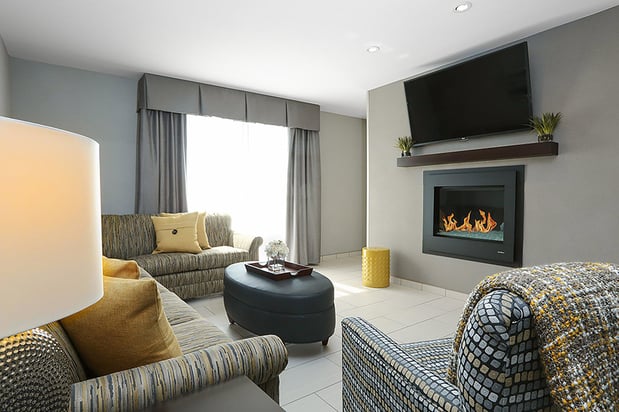 Images Holiday Inn & Suites East Peoria by IHG