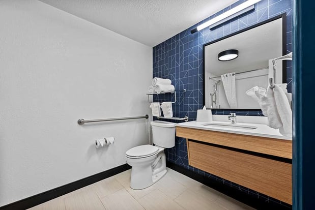 Images Spark by Hilton Tuscaloosa University